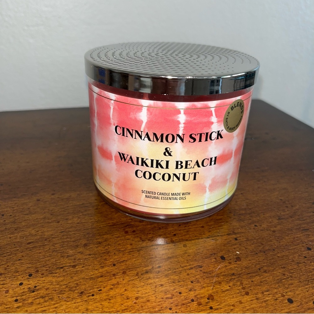 Bath & Body Works Pink and White Candle Holder Accents (1-137)